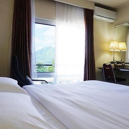 Jhoanie Hotel Tomohon Extérieur photo