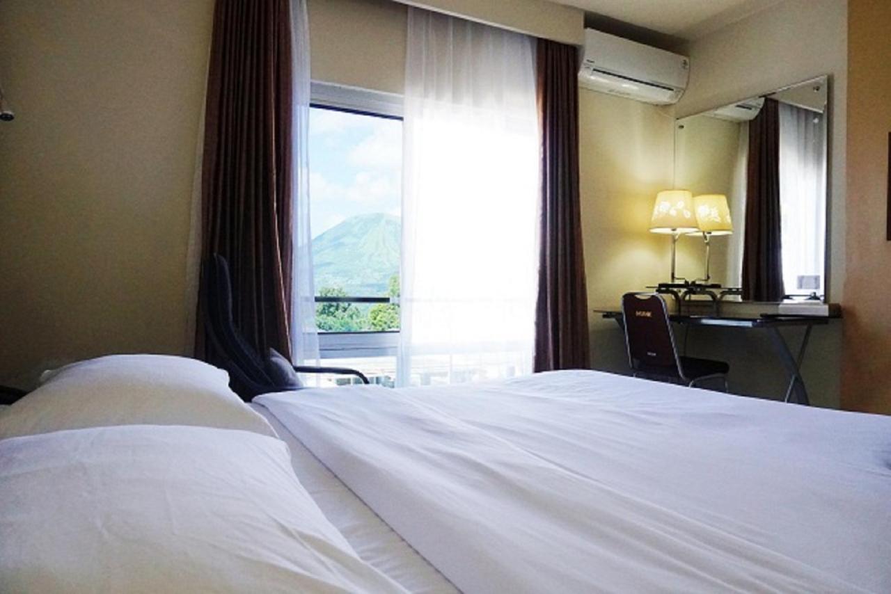 Jhoanie Hotel Tomohon Extérieur photo