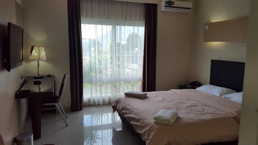 Jhoanie Hotel Tomohon Chambre photo