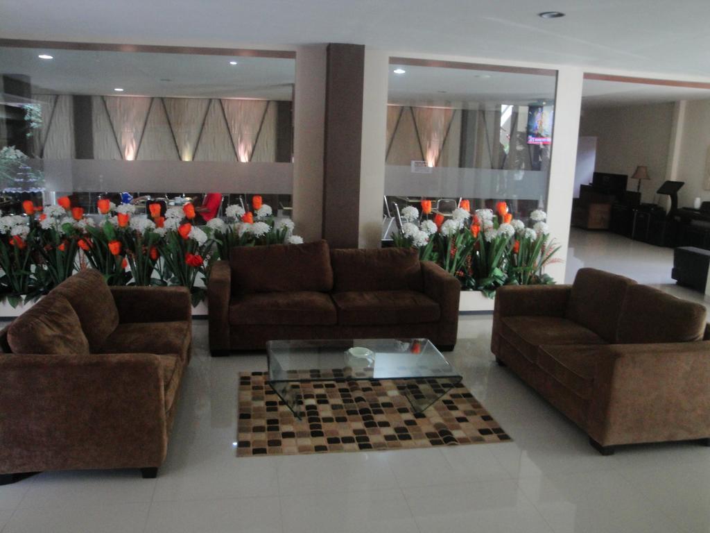 Jhoanie Hotel Tomohon Extérieur photo